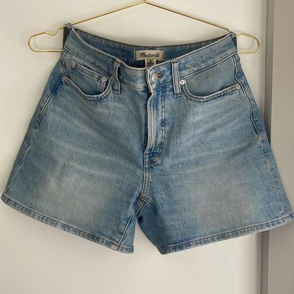 Madewell The Curvy Perfect Vintage Mid-Length Jean Short in Wainfleet Wash - Picture 3 of 8